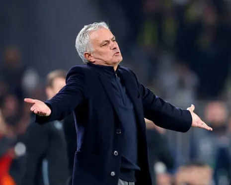 SL Benfica Pursuing Discussions to Hire José Mourinho After Dismissal of Bruno Lage