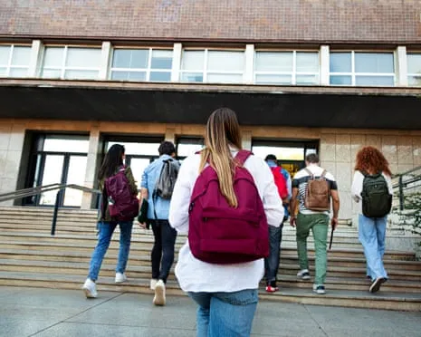 As Teen Boys Move Toward Conservatism, the Rise of the 'Relaxed Female' Trend Becomes Apparent