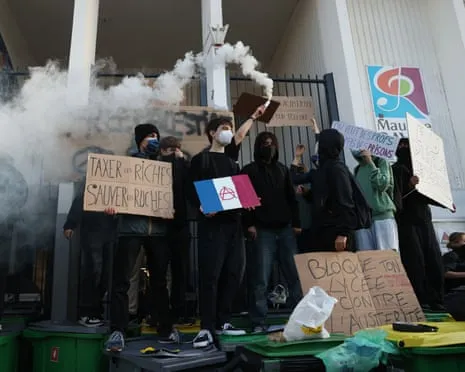 Recently Appointed French PM Faces Mounting Pressure as Countrywide Protests Paralyze Education and Transport